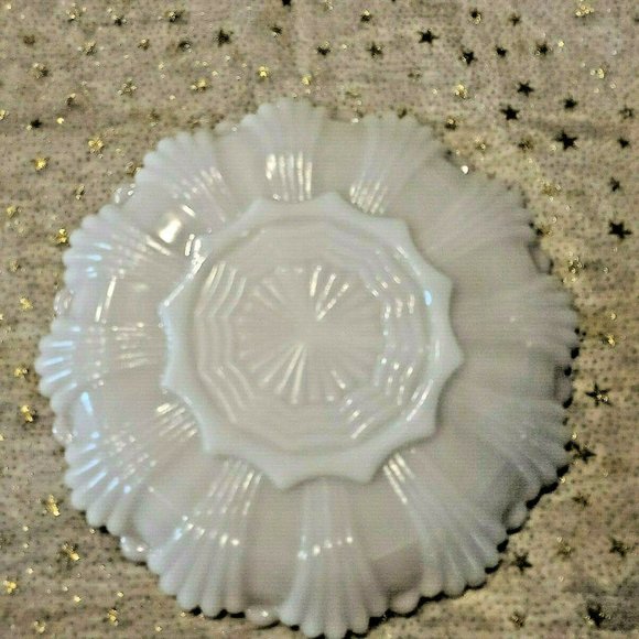 L@@K Beautiful Vintage Gold Trim White Milk Glass Divided Plate Dish ~ 10" Round - Picture 5 of 5